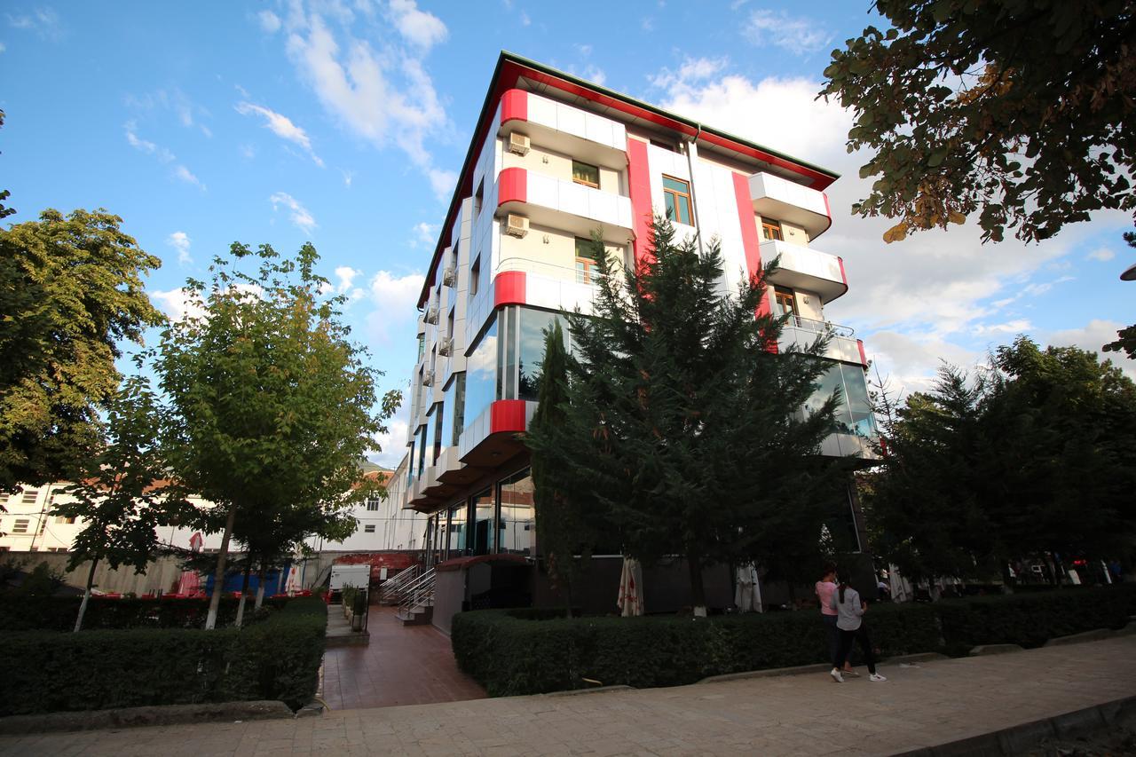 Hotel Piazza Peshkopi Zewnętrze zdjęcie