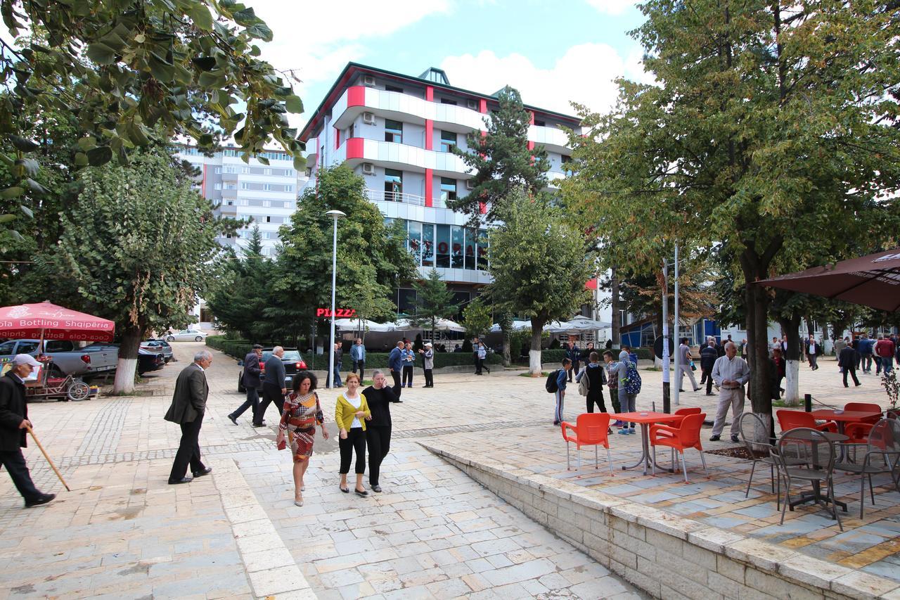Hotel Piazza Peshkopi Zewnętrze zdjęcie